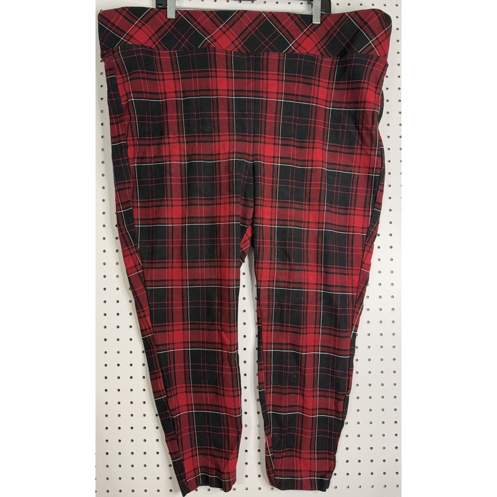 Torrid pixie 5 5R cropped leggings red black white pants
